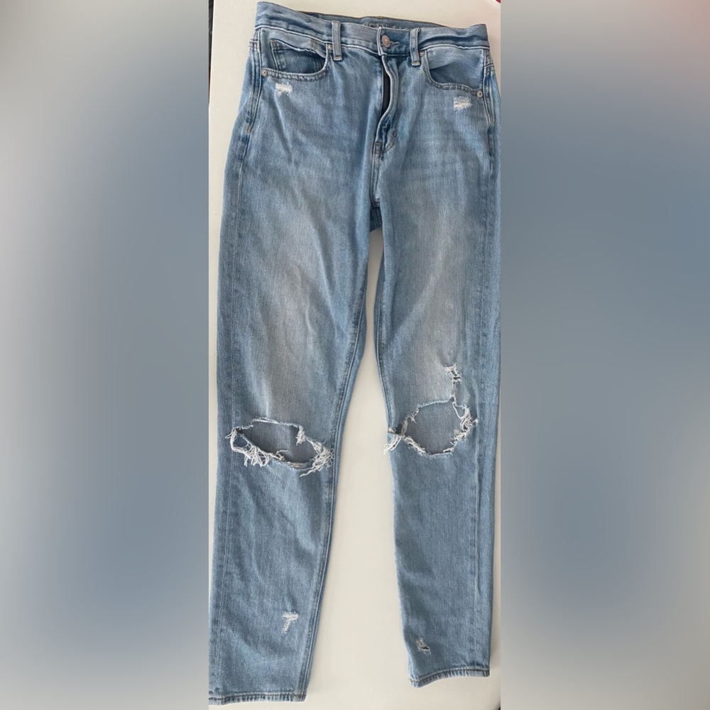 American eagle ripped mom jeans